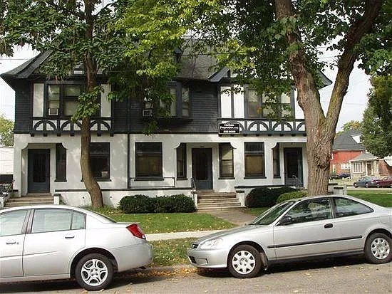 1004 S Forest Ave #1