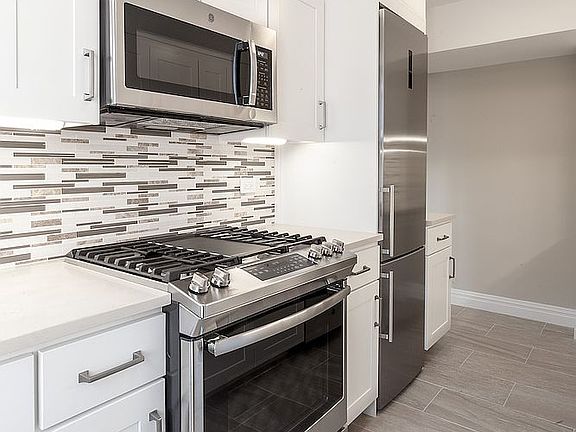 3rd image of 251 E 32nd St #17F