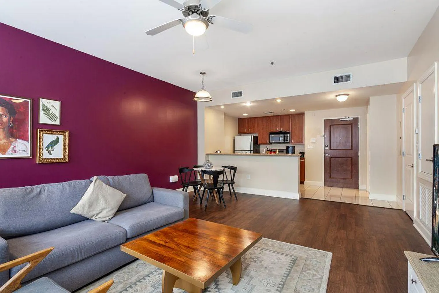 1 bed, 2.0 bath, 430 sqft, $4,298 — Photo 3