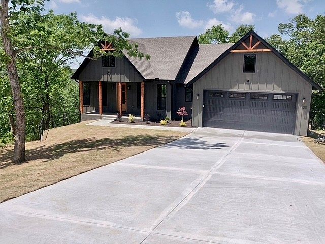 1st image of 7 Lothian Ln