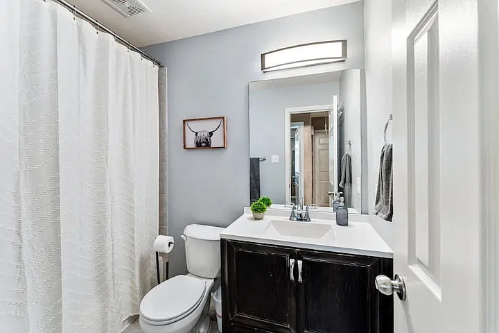 3 bed, 2.5 bath, 1693 sqft, $1,800 — Photo 4