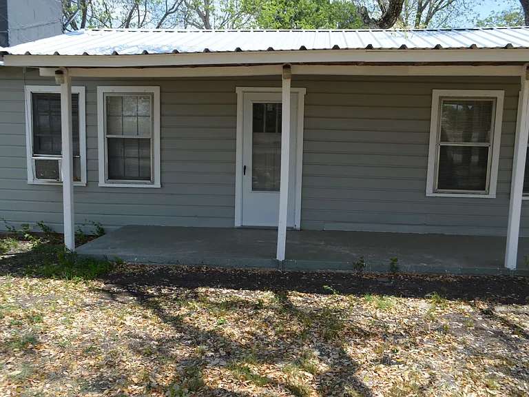 7601 FM 1690 — Photo 3