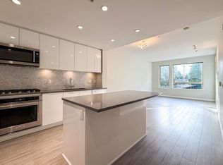 2651 Library Ln #121, North Vancouver, BC V7J0C1