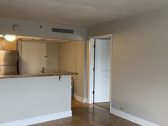 5th image of 151 E Washington St Unit 527