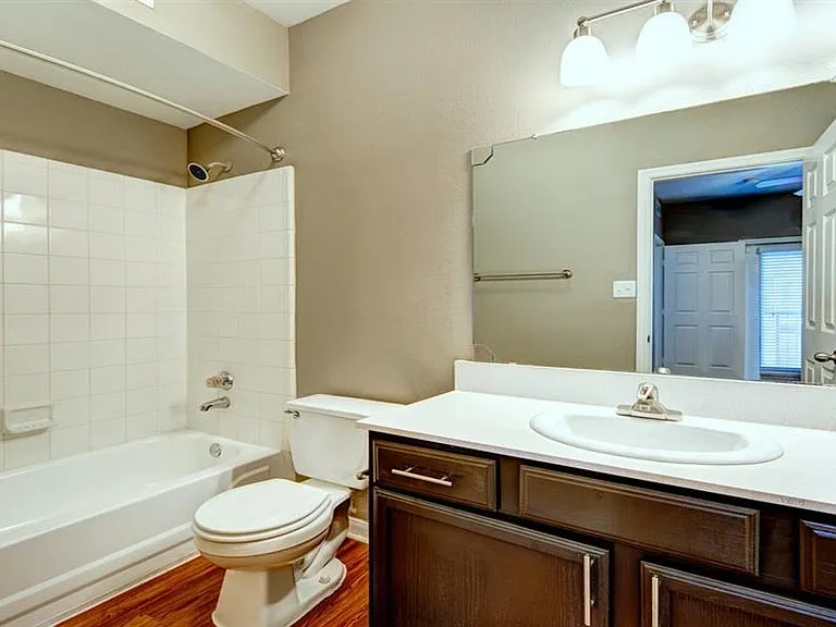 Madison Dell Ranch Apartments — Photo 17