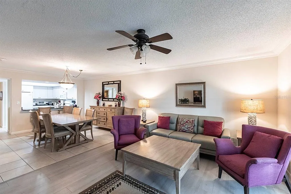 2 bed, 2.0 bath, 1200 sqft, $8,500 — Photo 4