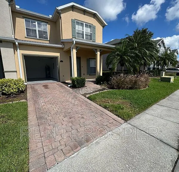 16617 Cedar Crest Dr — Photo 2