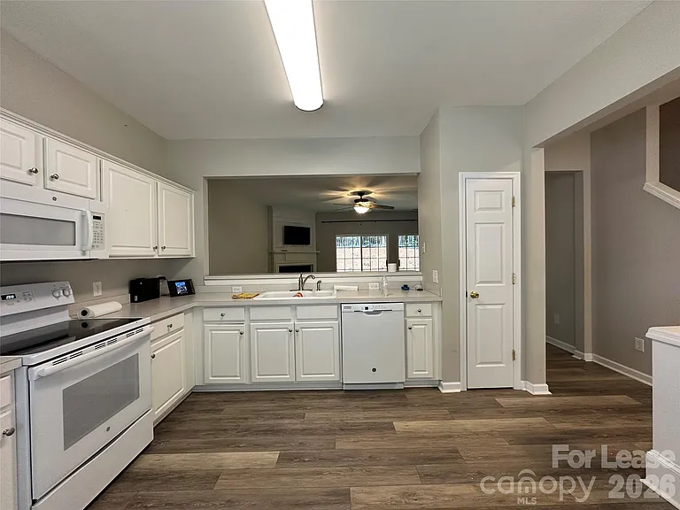 6626 Rothchild Dr — Photo 8