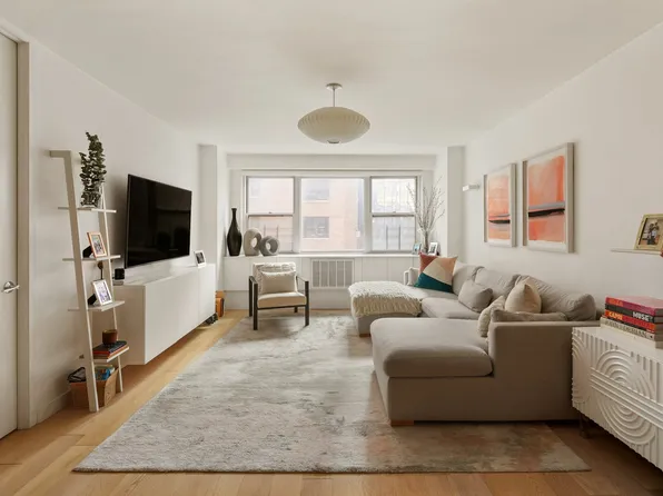 1175 York Avenue image 3 of 15