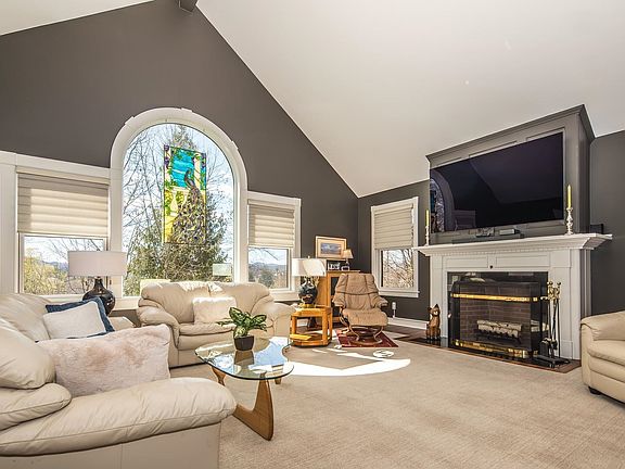 4th image of 10 Upland Drive