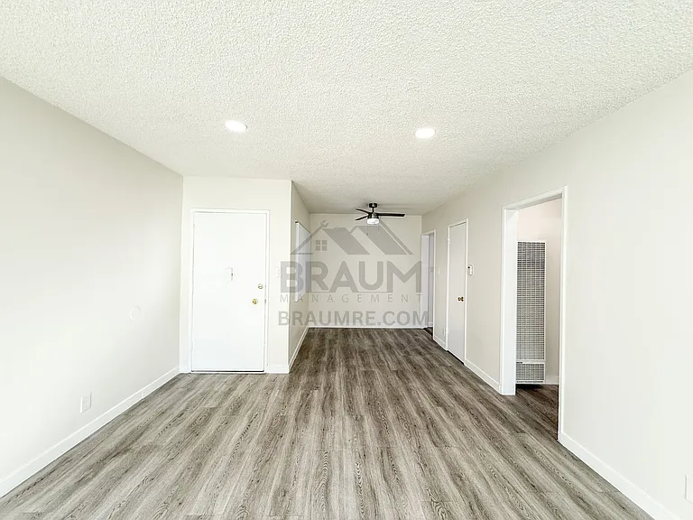 SEPULVEDA — Photo 2