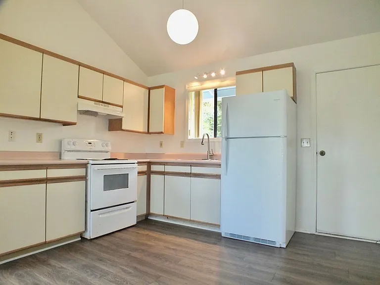 7166 Aina Pono St — Photo 4