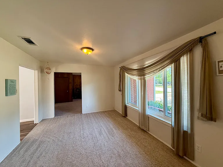 6728 Karen Dr — Photo 4