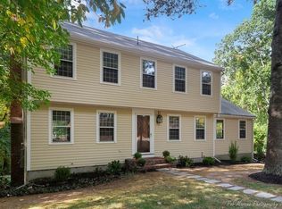 62 Parsonage Ln, Topsfield, MA 01983