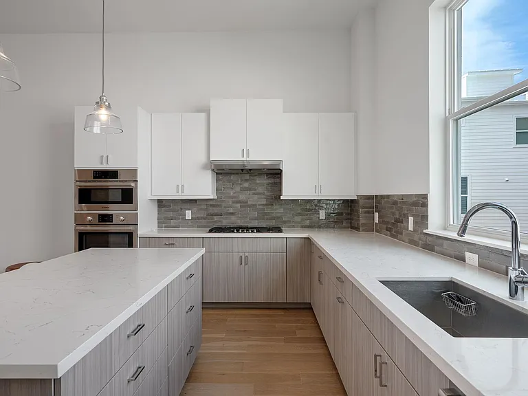 3810 Berkman Dr — Photo 13