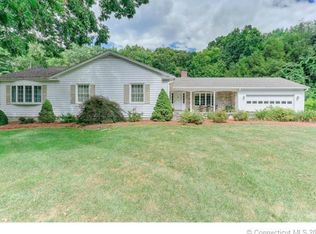 266 Heritage Rd, Putnam, CT 06260