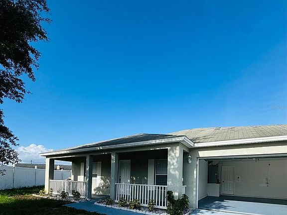 5th image of 209 Kingfish Way