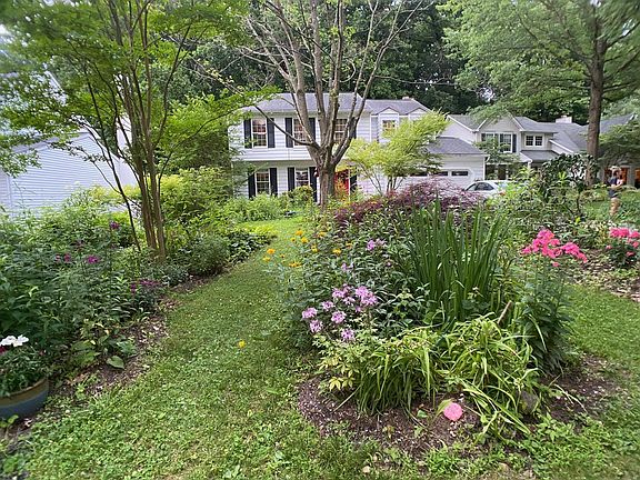 3rd image of 10895 Beech Creek Dr