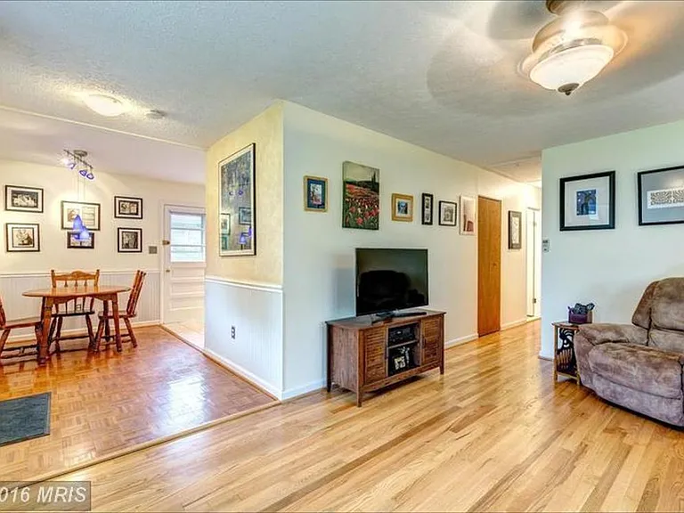 9804 Robinson Blvd — Photo 17