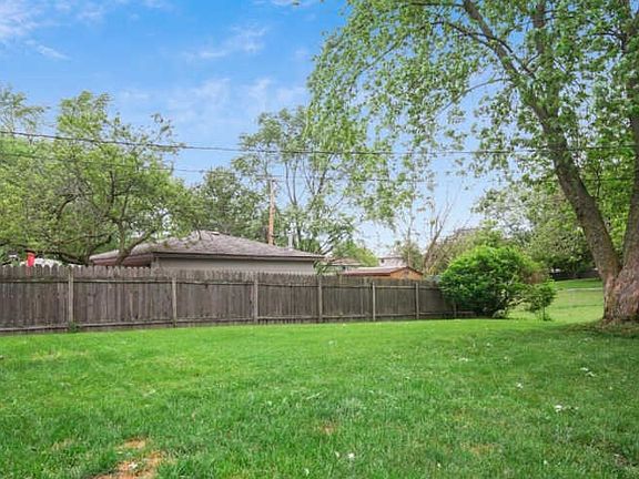 5th image of 2509 Sycamore Dr