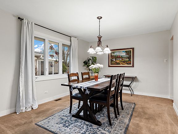 3rd image of 6639 Victoria Dr