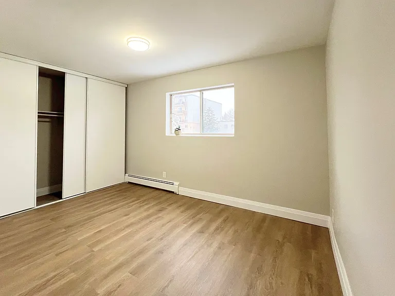 245 Bristol St — Photo 8
