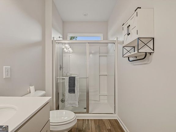 4th image of 1 Longbrooke Dr