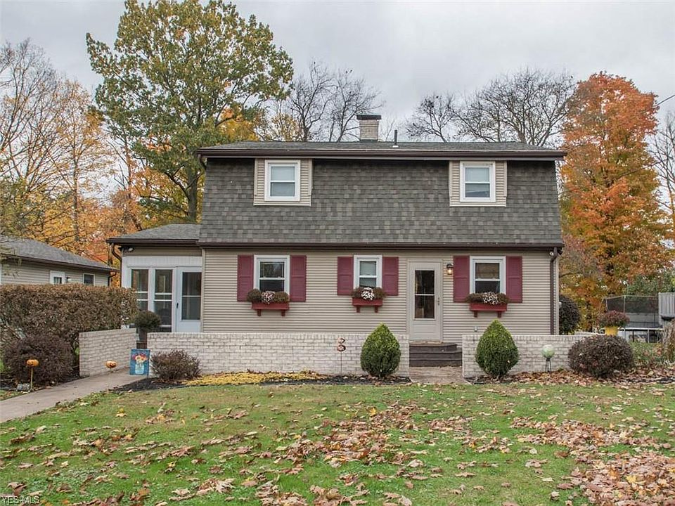 1st image of 33080 Charlton Dr