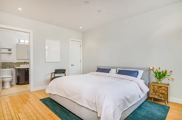 Sold by Compass | media 10