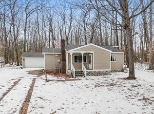 105 Black Squirrel Ct, Roscommon, MI 48653