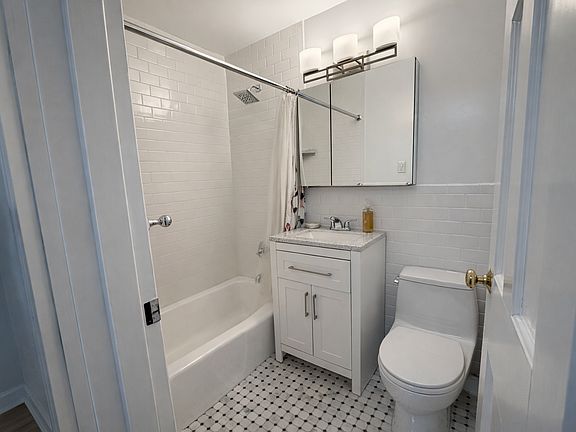 4th image of 160 E 91st St APT 1K