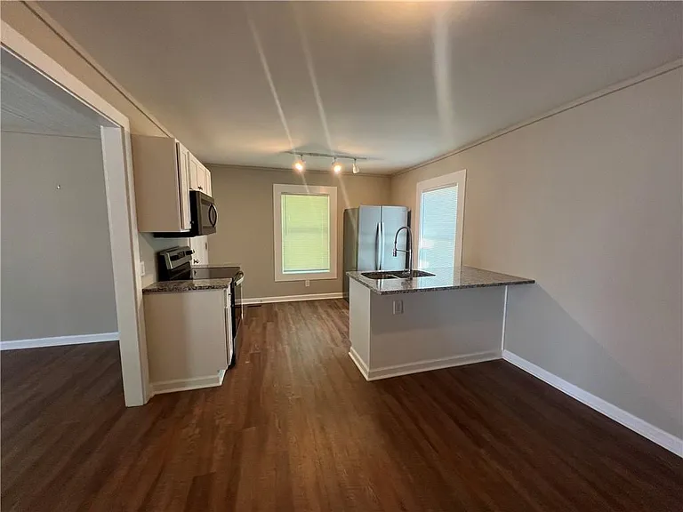 48 Quarry St — Photo 3