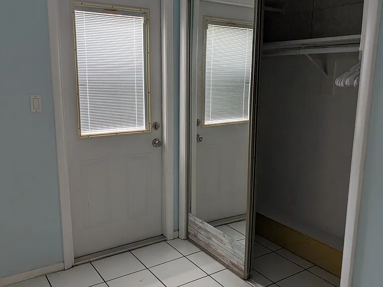 125 SW 19th Ave #UTIL INCLUDED — Photo 34