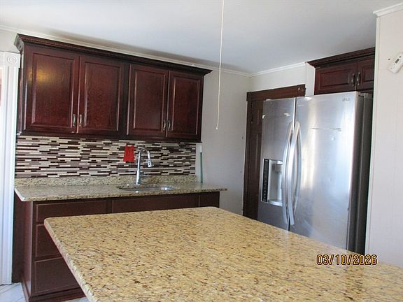 3rd image of 11 Crescent St