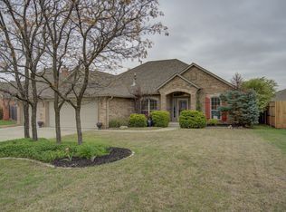 3004 Woodstock Rd, Moore, OK 73160