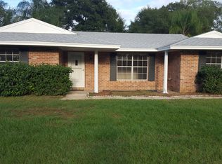 100 Sandspur Ln, Deland, FL 32724