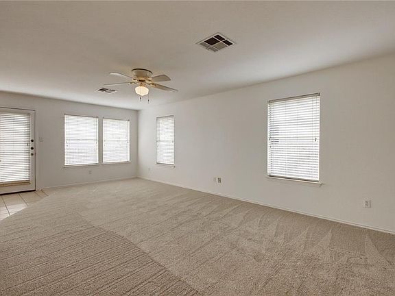 3rd image of 1605 Sundance Dr