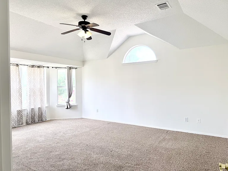 10105 Samantha Dr — Photo 14