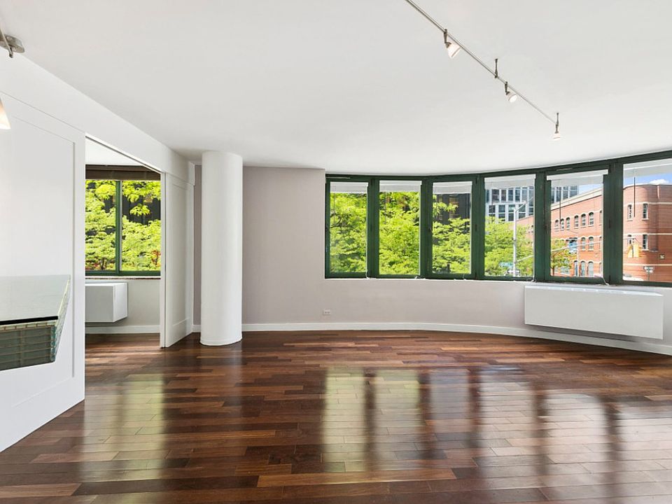 1st image of 275 Greenwich St APT 2K