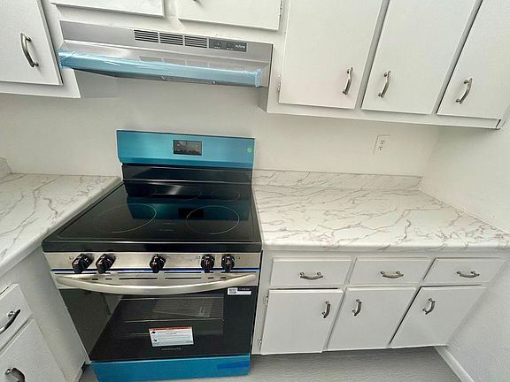 4th image of 2850 Somerset Drive #316l