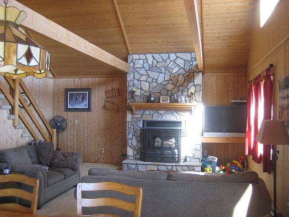 3rd image of 310 Knob Hill Ln