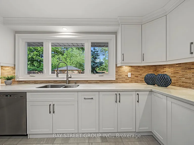 317 Wedgewood Dr — Photo 10