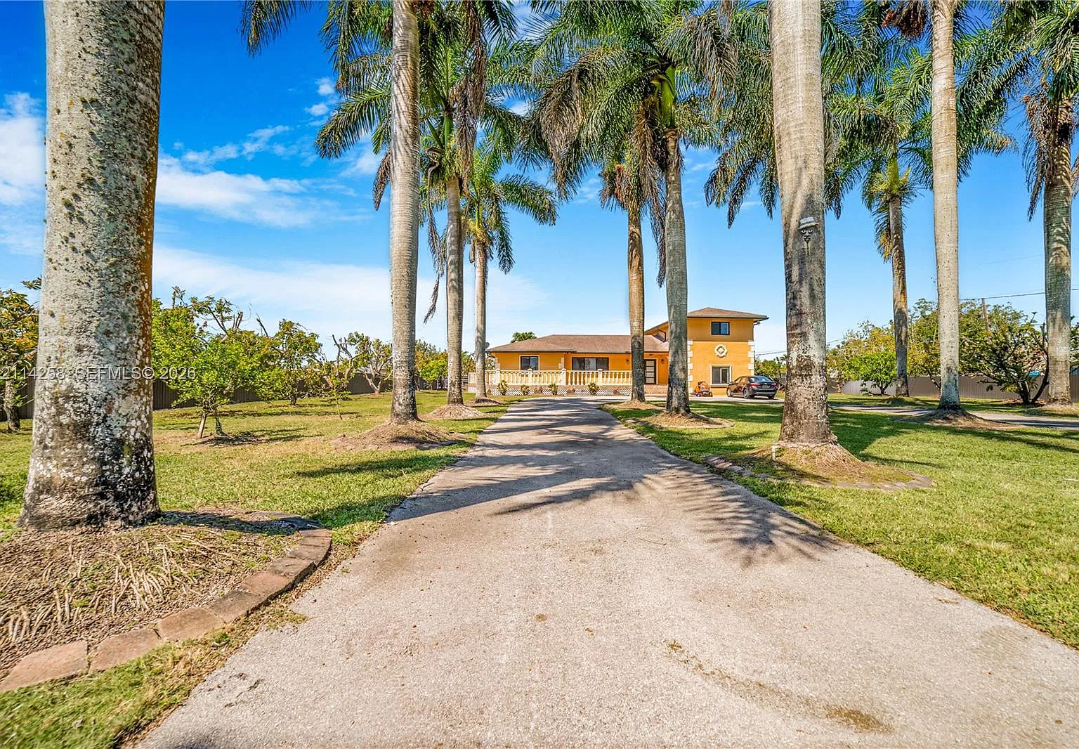 6 bed, 4.0 bath, 3352 sqft, $6,499 — Photo 3