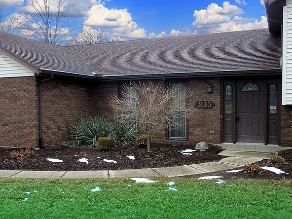 2nd image of 1833 Greenbriar Dr