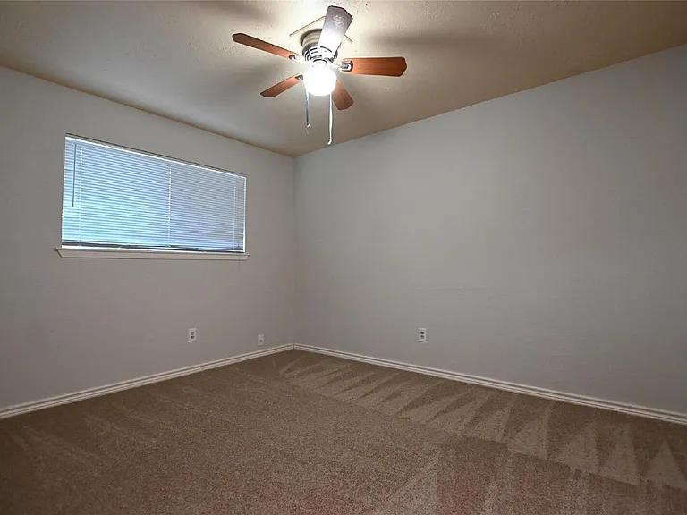 4615 Fitzwater Dr — Photo 12