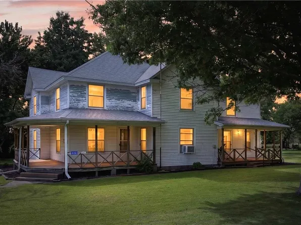 406 N Center Ave, Parker, KS 66072