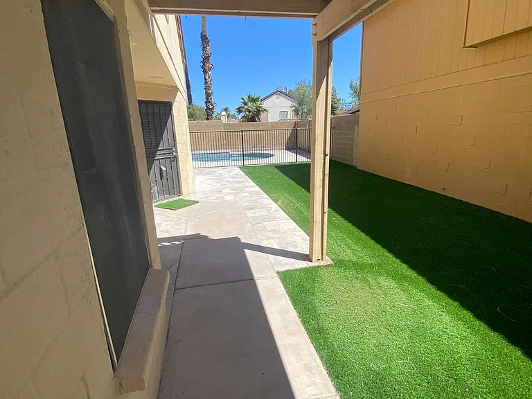 9653 S 44th St — Photo 36