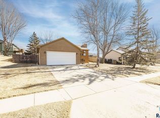 2804 S Melanie Ln, Sioux Falls, SD 57103