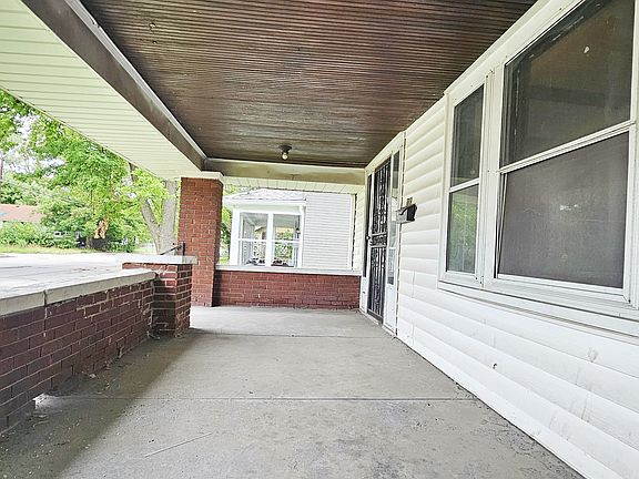 3rd image of 2165 N Harding St