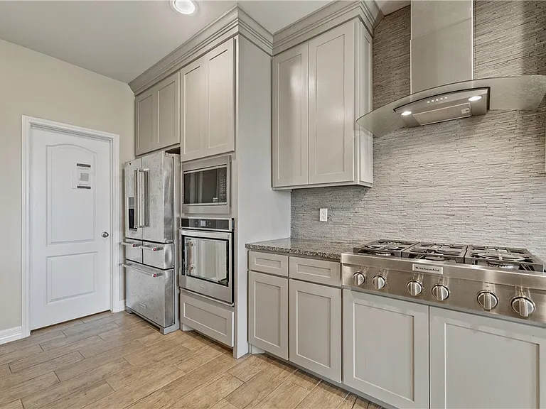 7721 Dove Hollow Dr — Photo 13